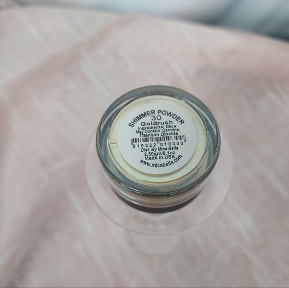 1 New-1 .1oz. MICA Beauty Cosmetics eyeshadow - Picture 5 of 6